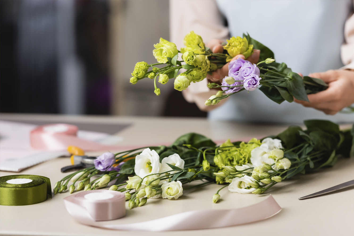 Heinäkuun kuukauden kukka herkkä eustoma! Interflora
